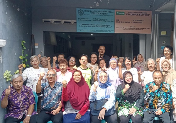 Anggota DPRD DIY Yuni Satia Semangati Lansia dalam Pelatihan Ecoprint