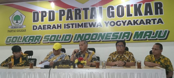Dari Bagi Telur Donor Darah  Sembako Murah hingga Ziarah  Warnai HUT Golkar ke 61