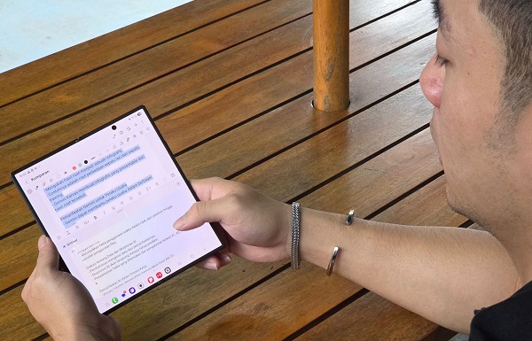 Efisiensi Bisnis Naik 30%, Pelaku Usaha Ungkap Peran Galaxy AI & Gemini di  Galaxy Z Series